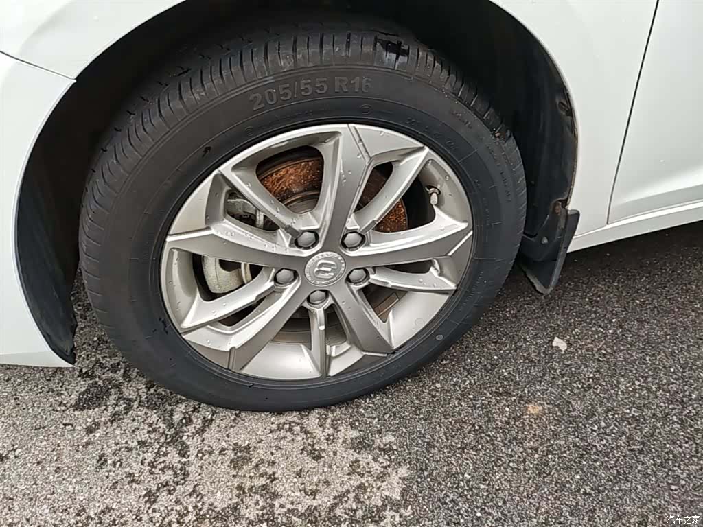 Geely Emgrand, 2021 23