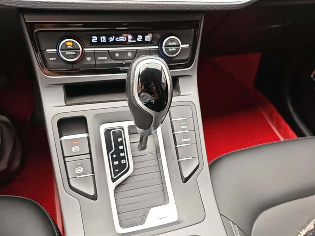 Geely Emgrand, 2021 14