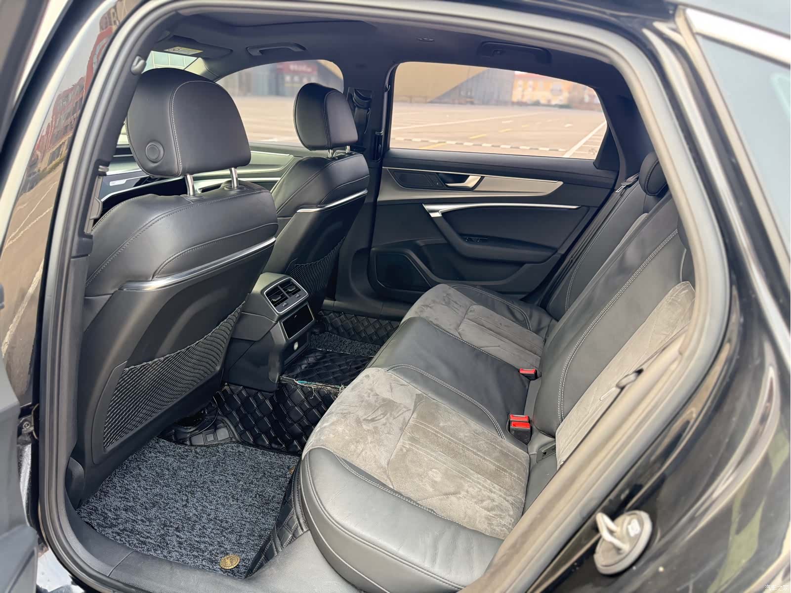 Audi A6L, 2020 все фото