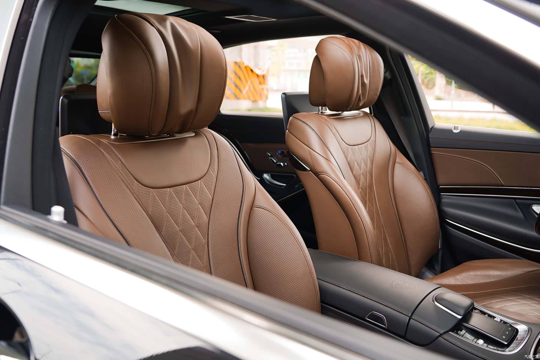 Maybach S-Class, 2019 30