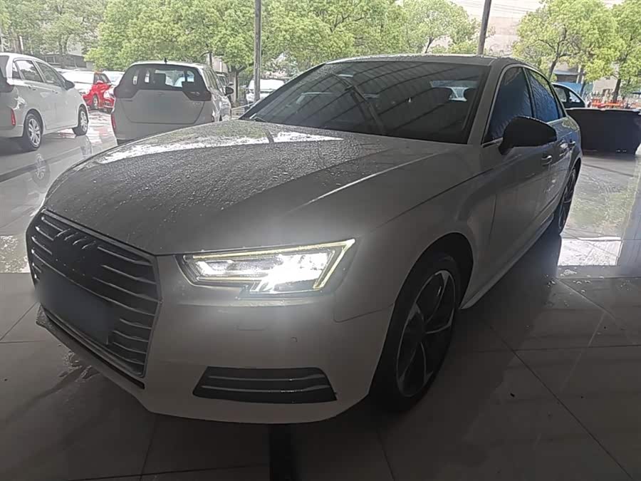 Audi A4L 2018, фото 2