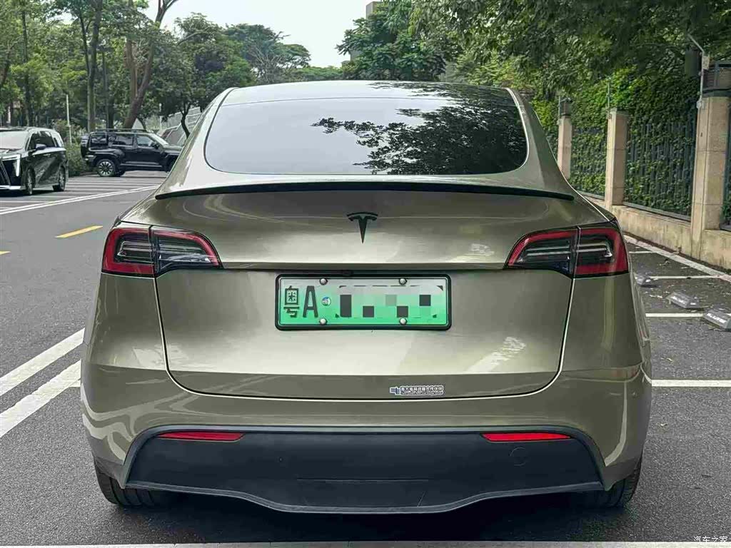 Tesla Model Y, 2024 все фото