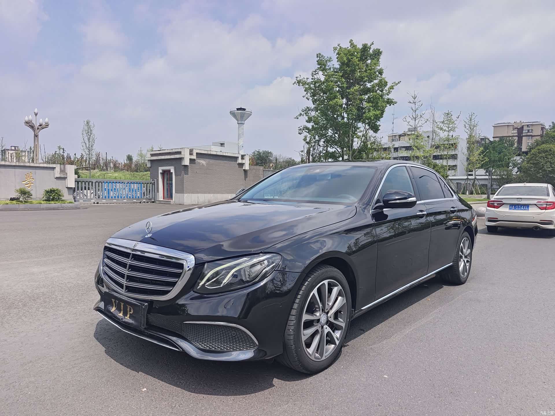 Mercedes-Benz E-Class, 2016 1