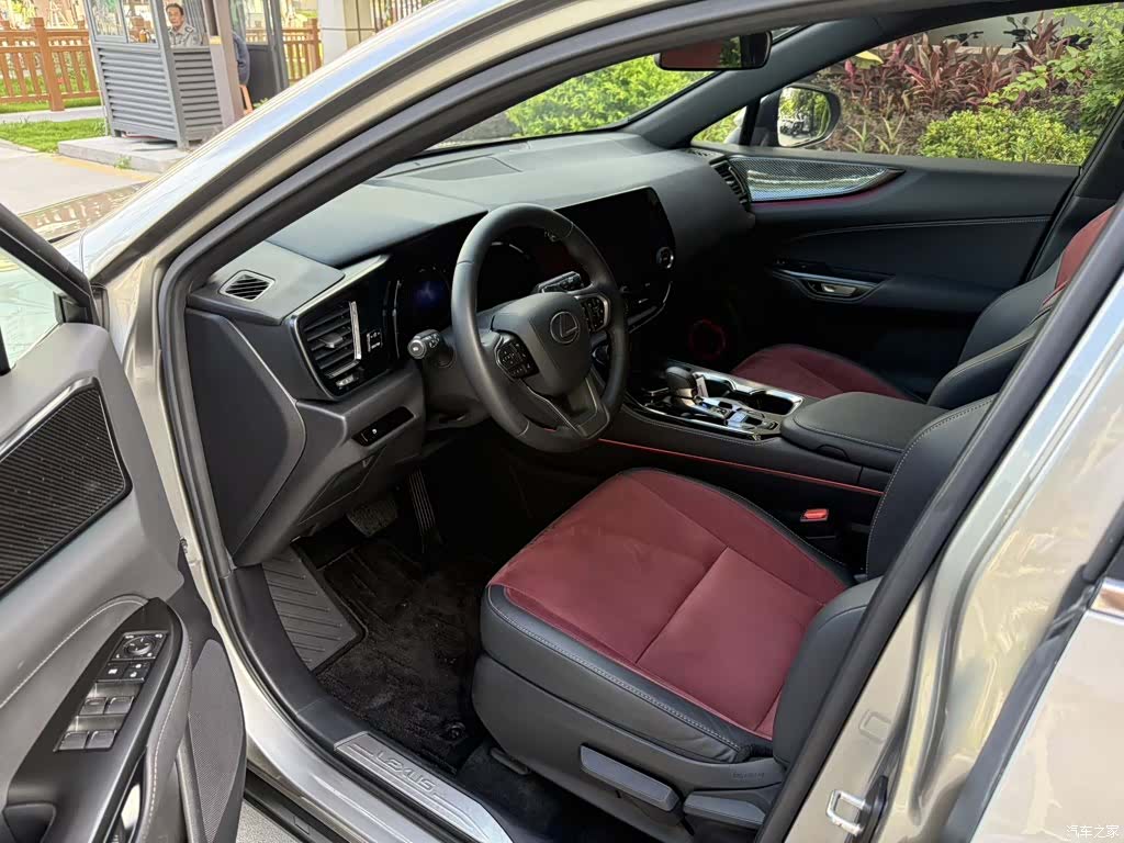 Lexus NX, 2024 4