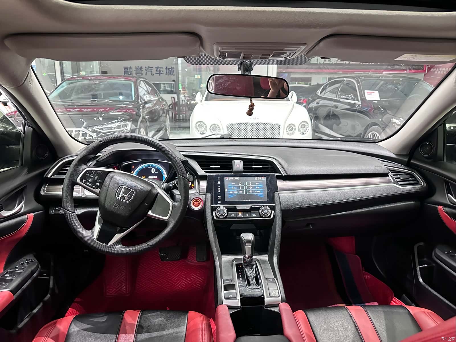 Honda Civic, 2019 все фото