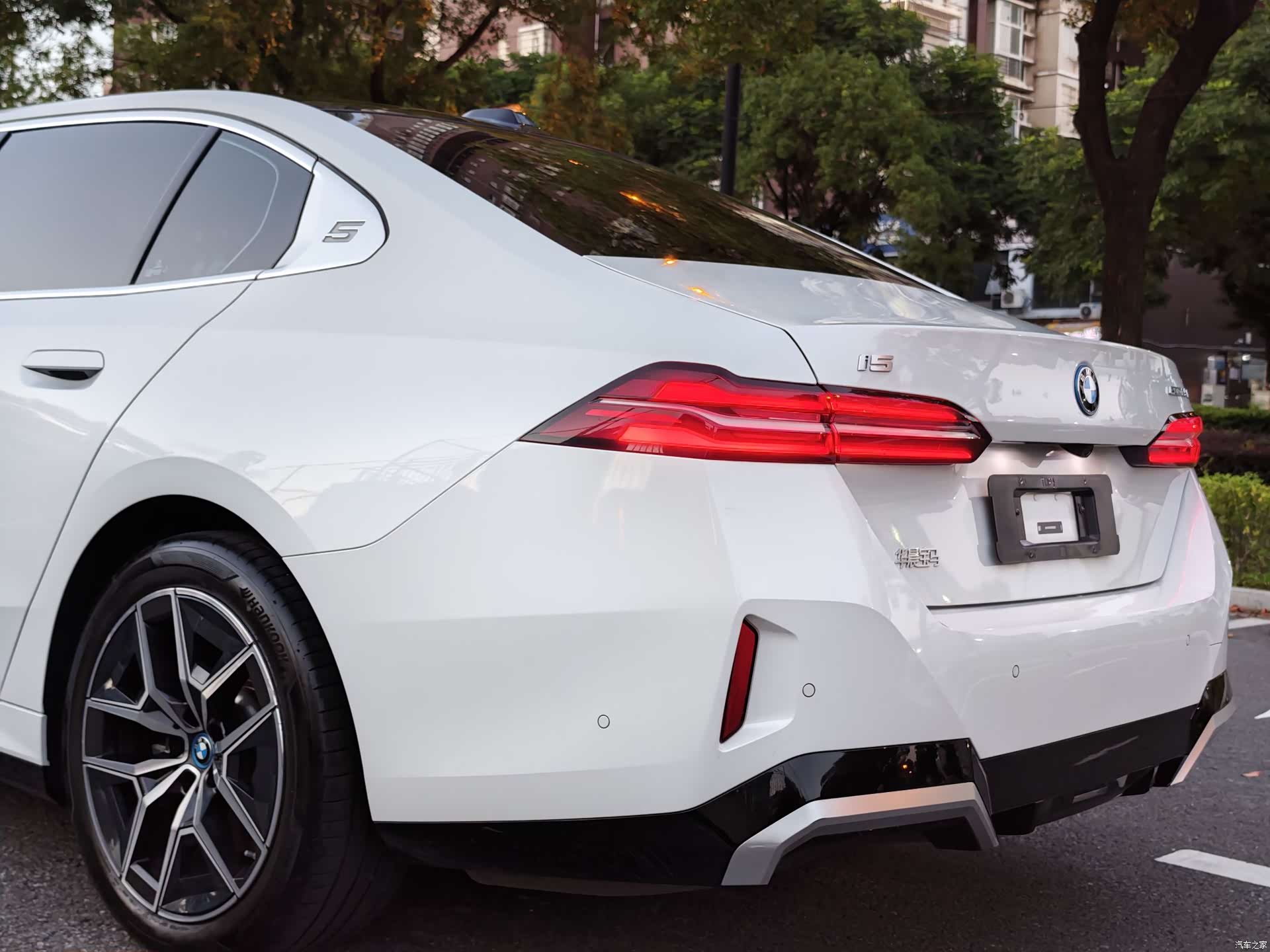 BMW i5, 2024 7