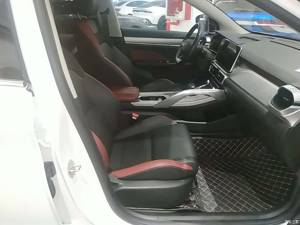 Geely Coolray, 2022 25
