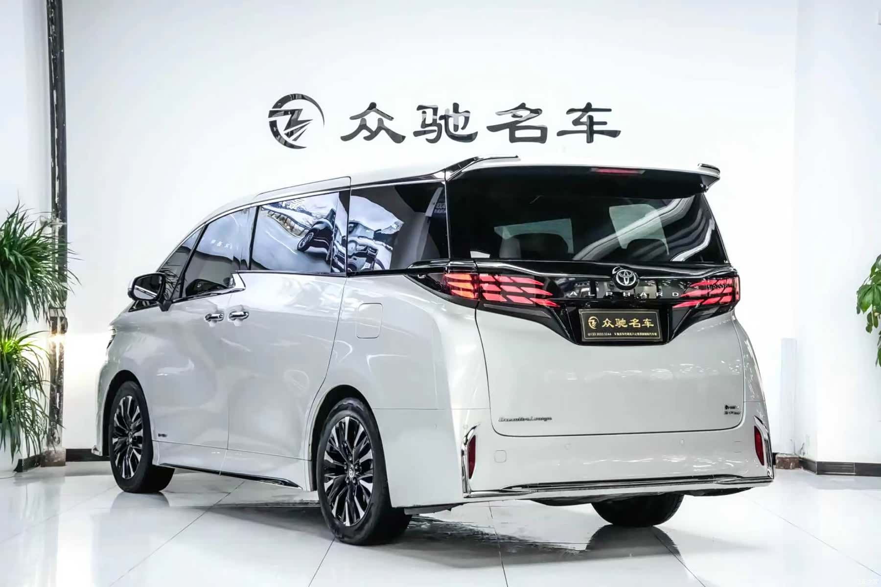 Toyota Alphard, 2024 13