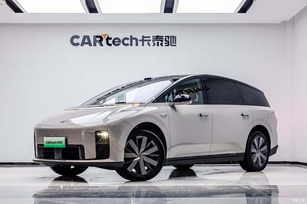 Li Auto i8, 2025 1