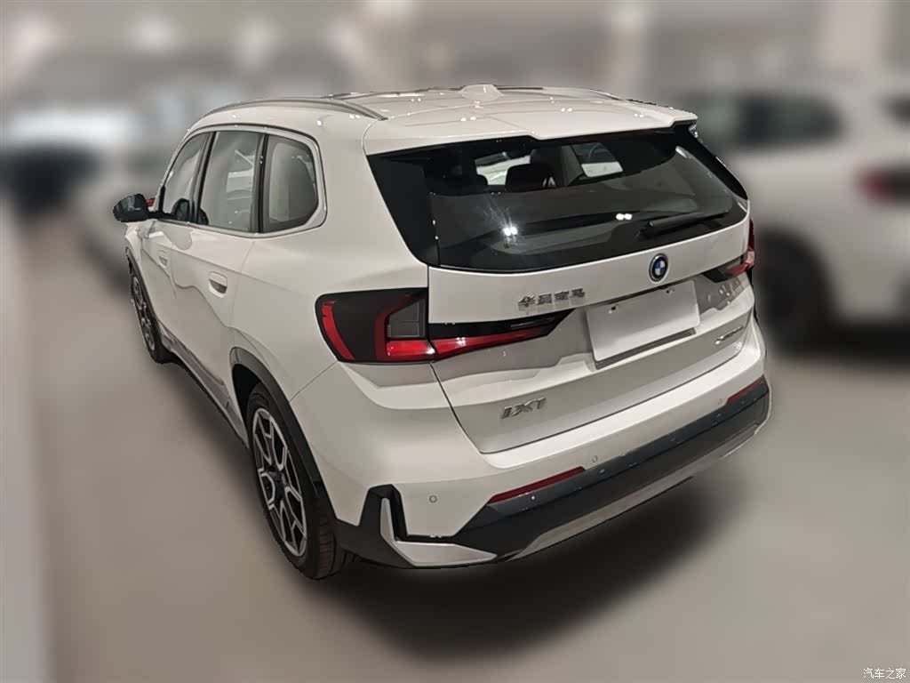 BMW iX1, 2024 9
