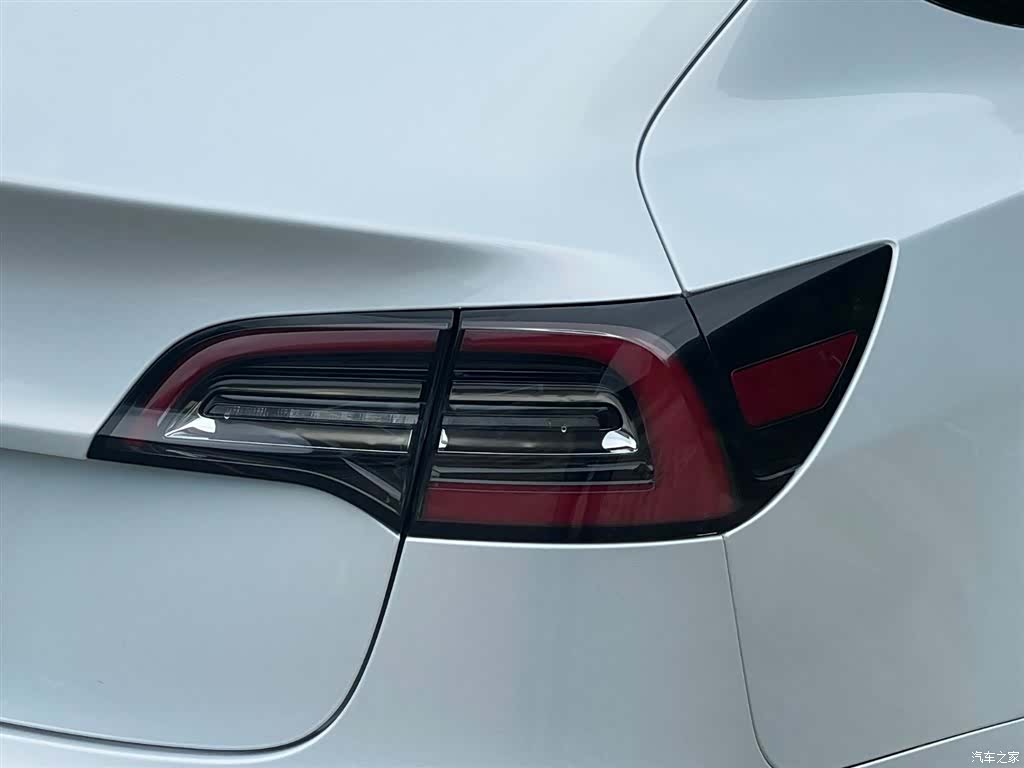 Tesla Model 3, 2019 22