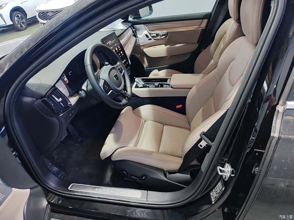 Volvo S90, 2025 11