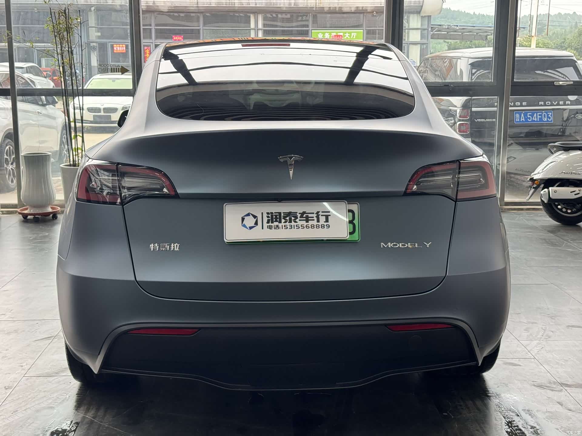 Tesla Model Y, 2023 4