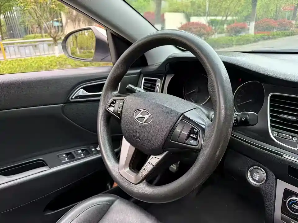 Hyundai Name picture