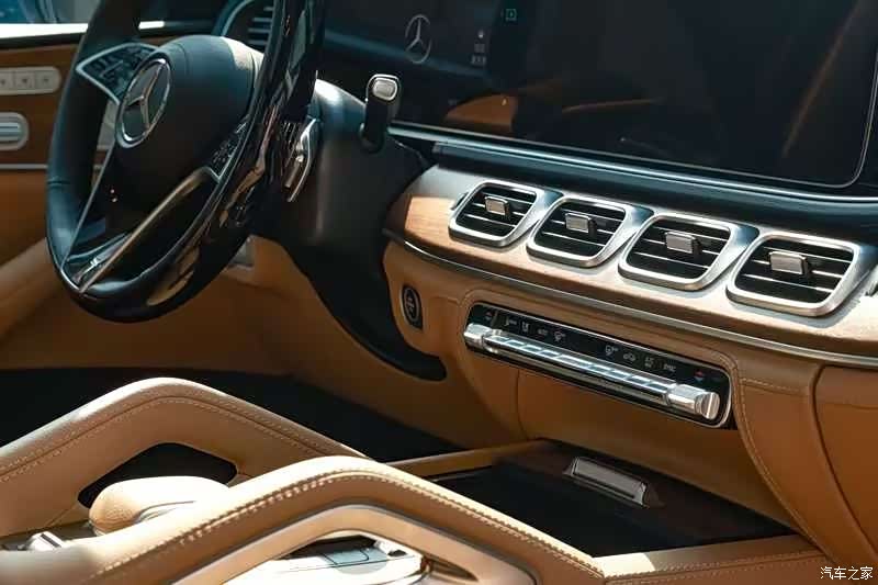 Mercedes-Benz GLS, 2025 9