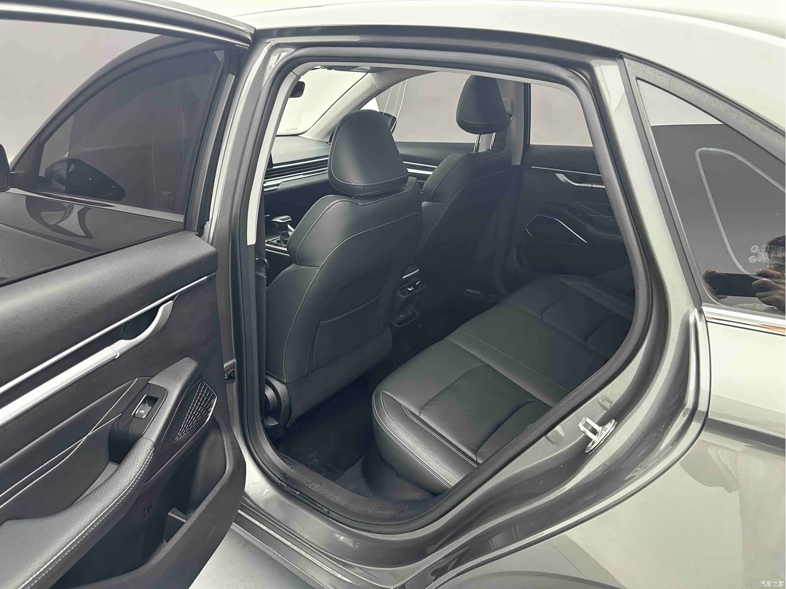Geely Emgrand, 2022 17