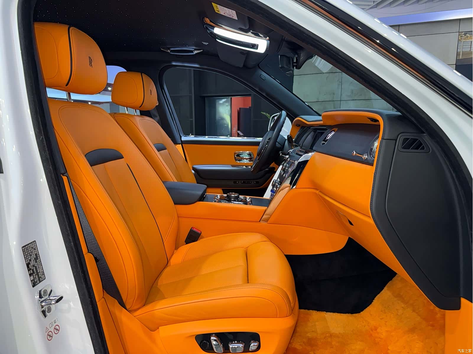 Rolls-Royce Cullinan, 2022 30