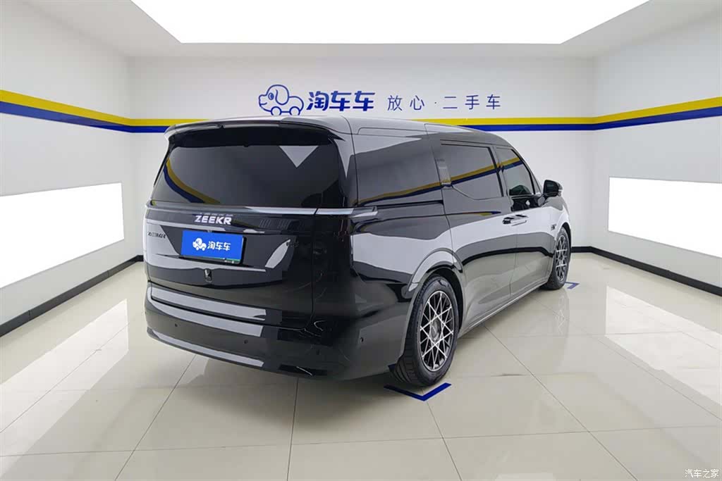 Zeekr 009, 2025 3