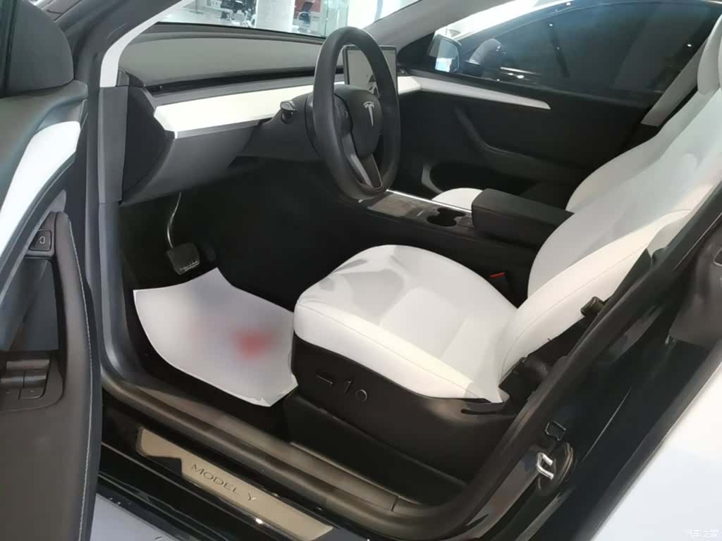 Tesla Model Y, 2022 15