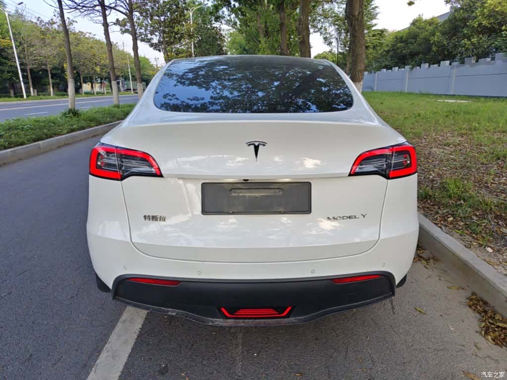 Tesla Model Y, 2022 6