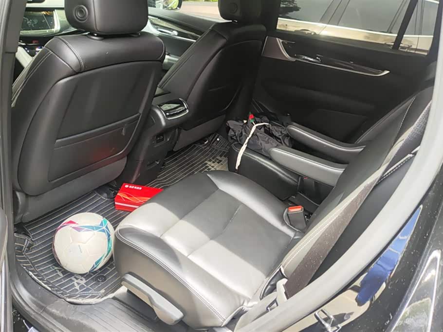Cadillac XT6