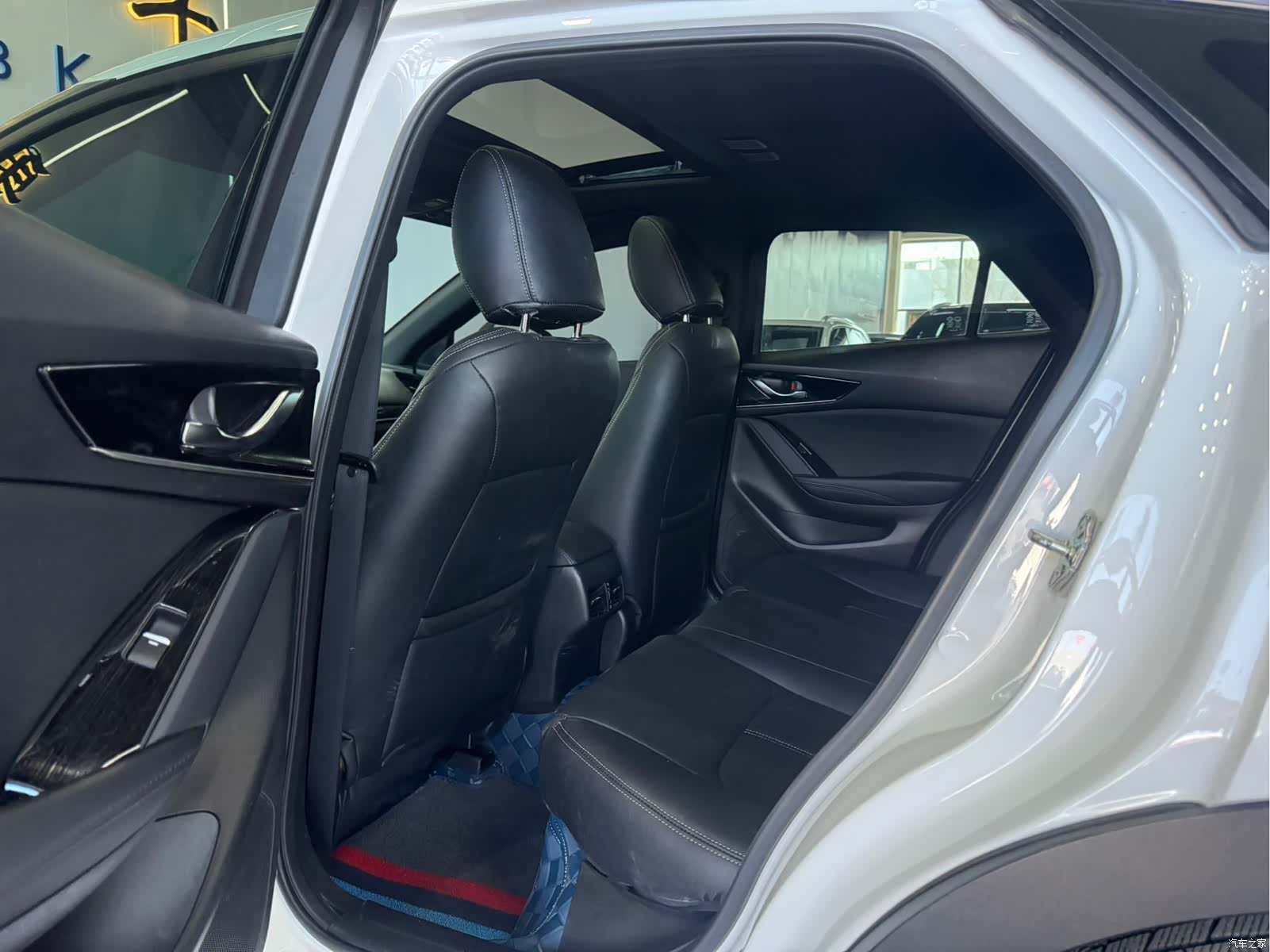 Mazda CX-4, 2023 6