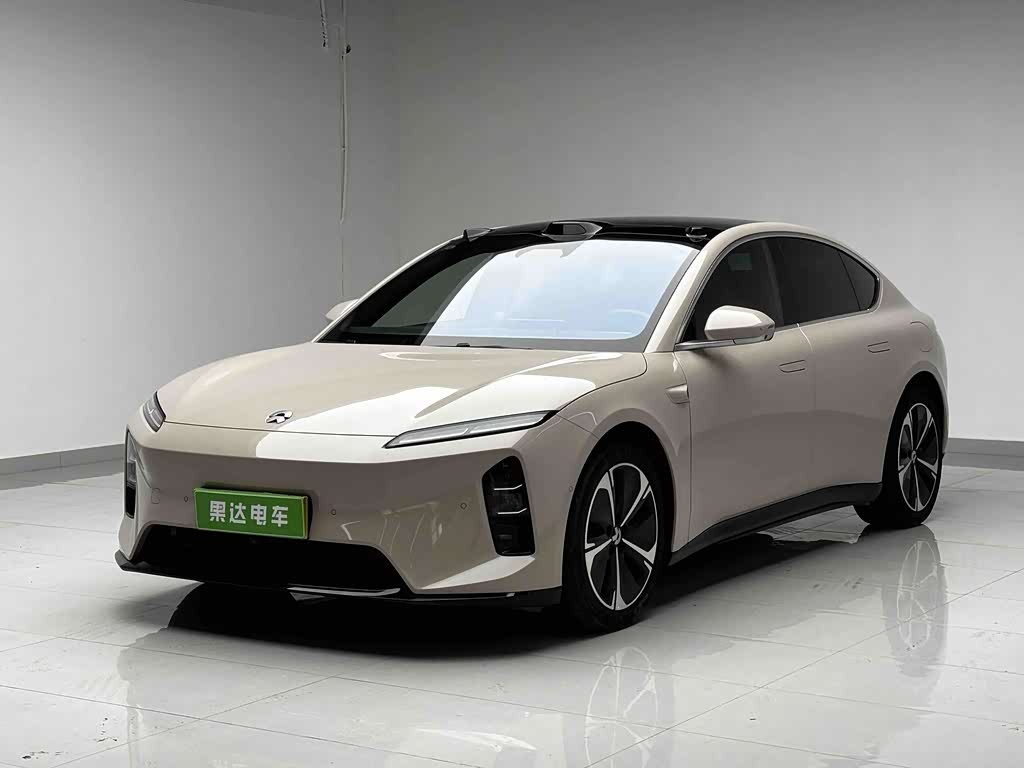 NIO ET5