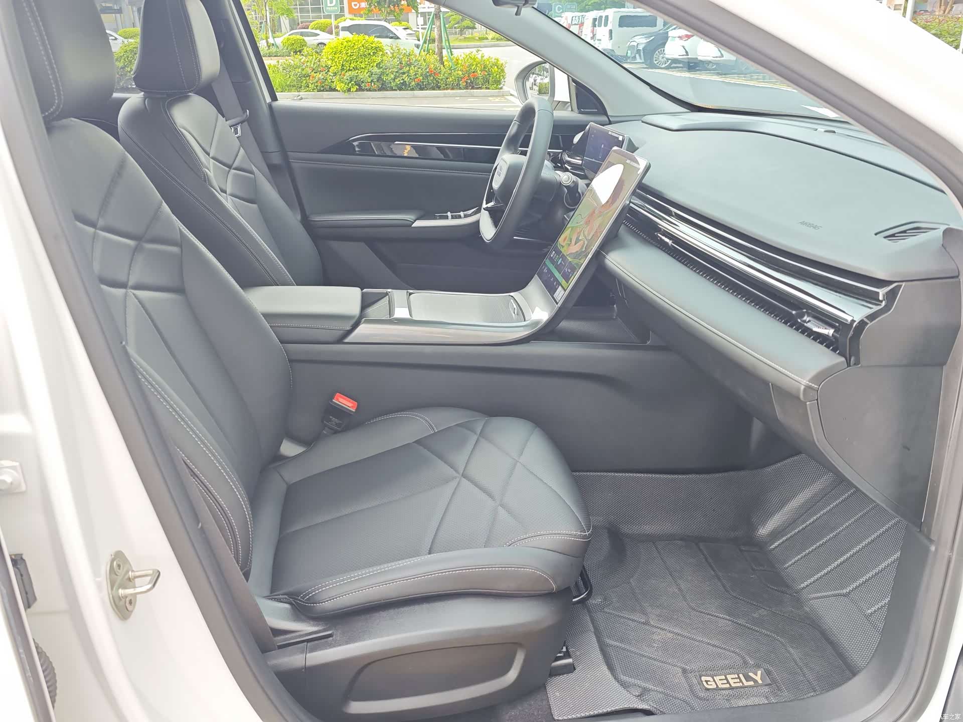 Geely Galaxy L6, 2024 10