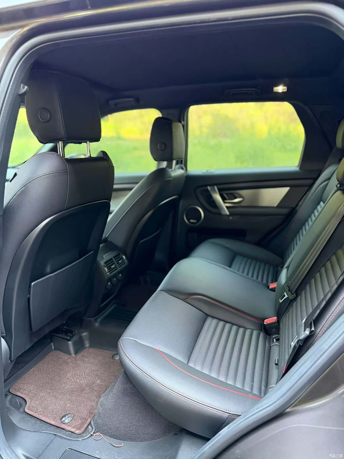Land Rover Discovery, 2023 все фото