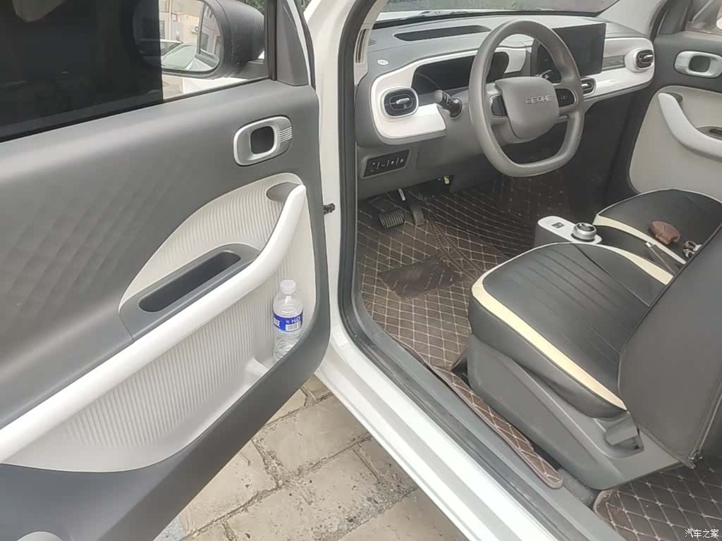 Geely Panda, 2025 16