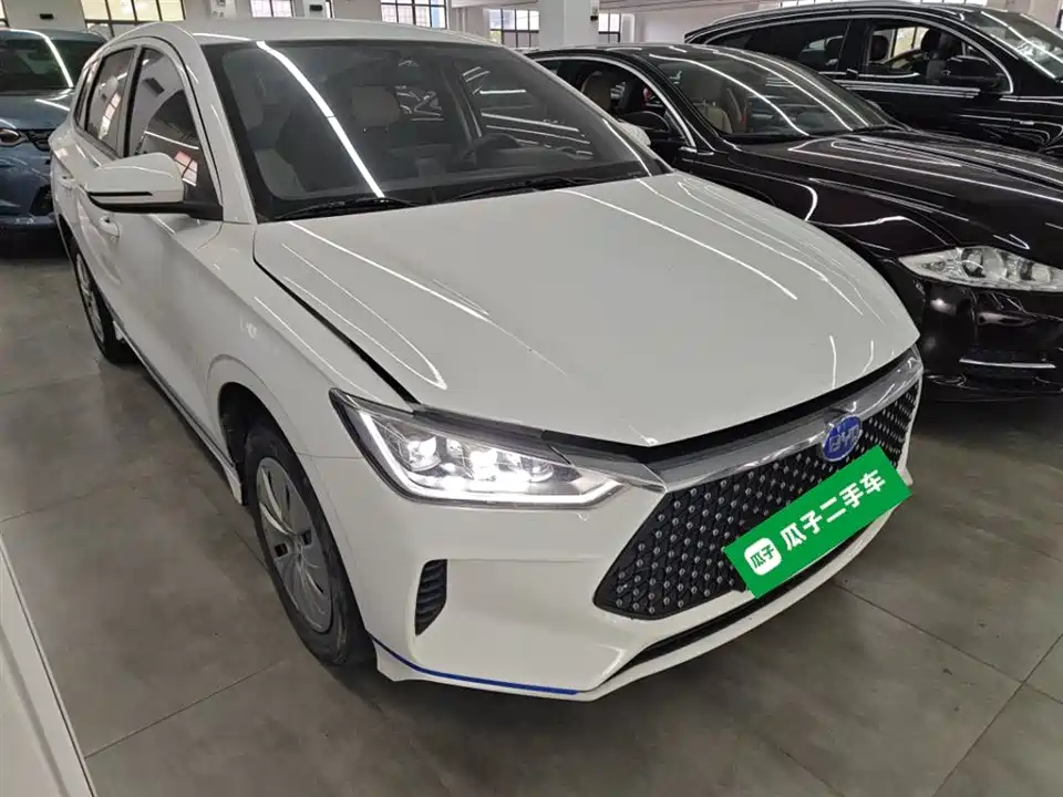 BYD e2