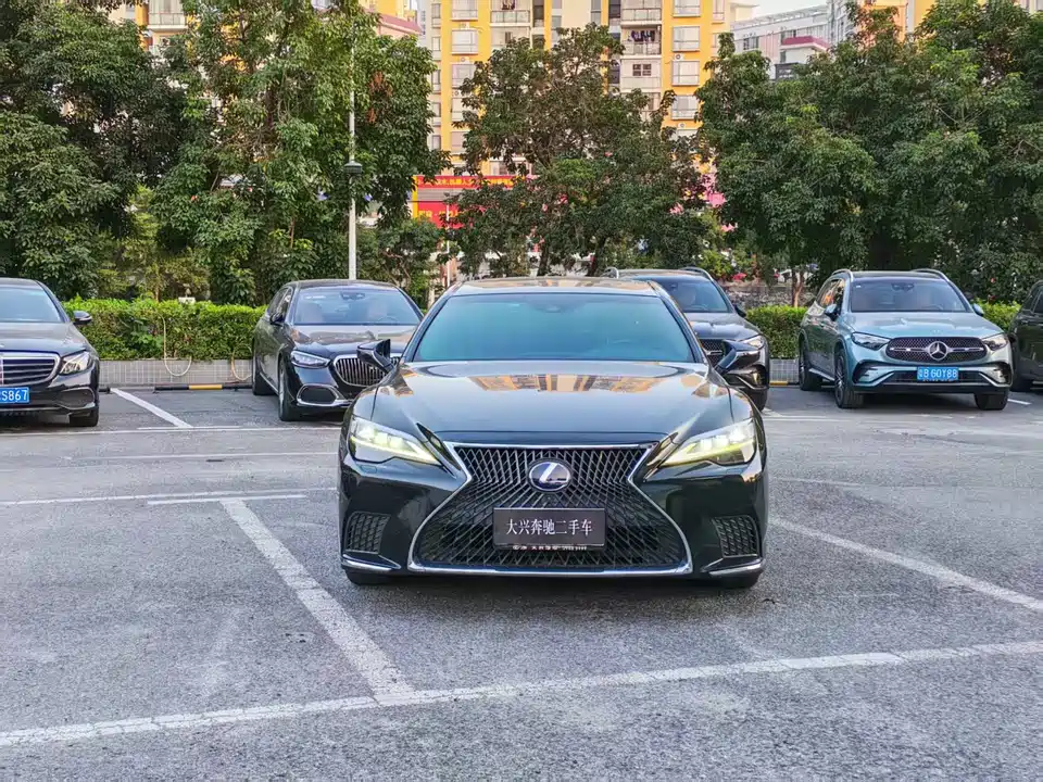 Lexus LS