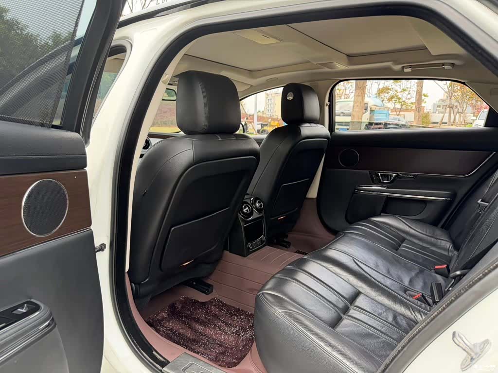 Jaguar XJ, 2016 7
