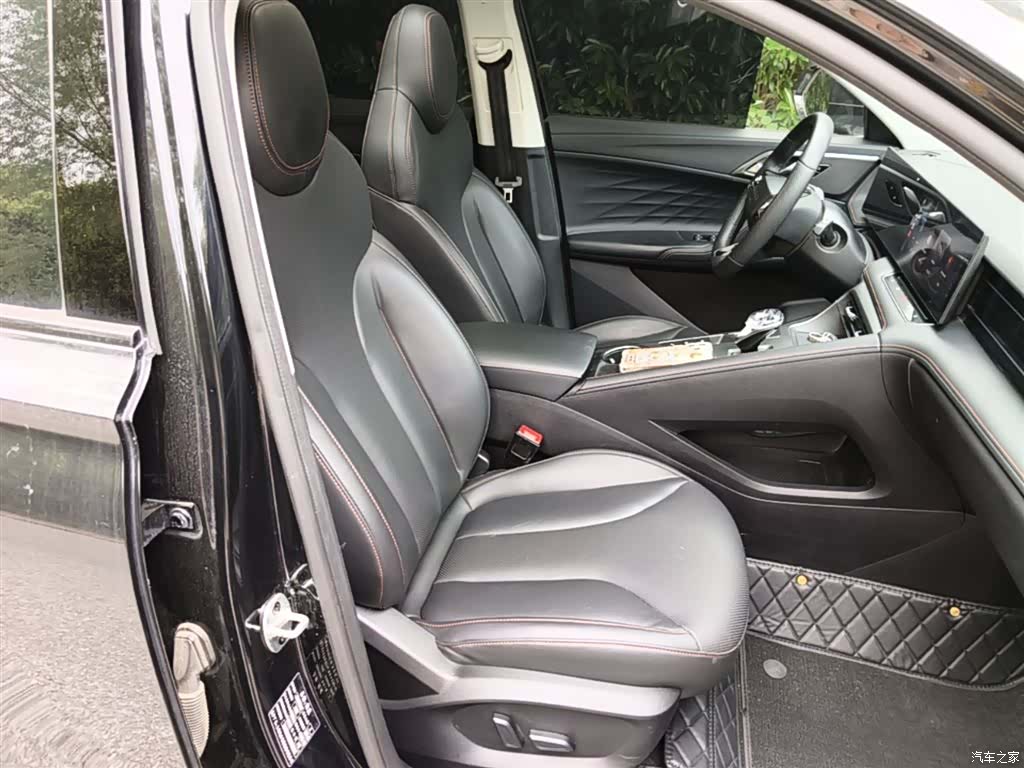 Roewe RX5, 2022 25