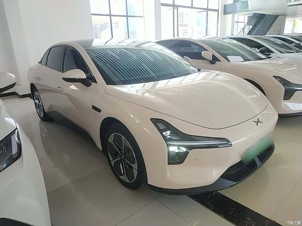 Xpeng Mona M03, 2025 4