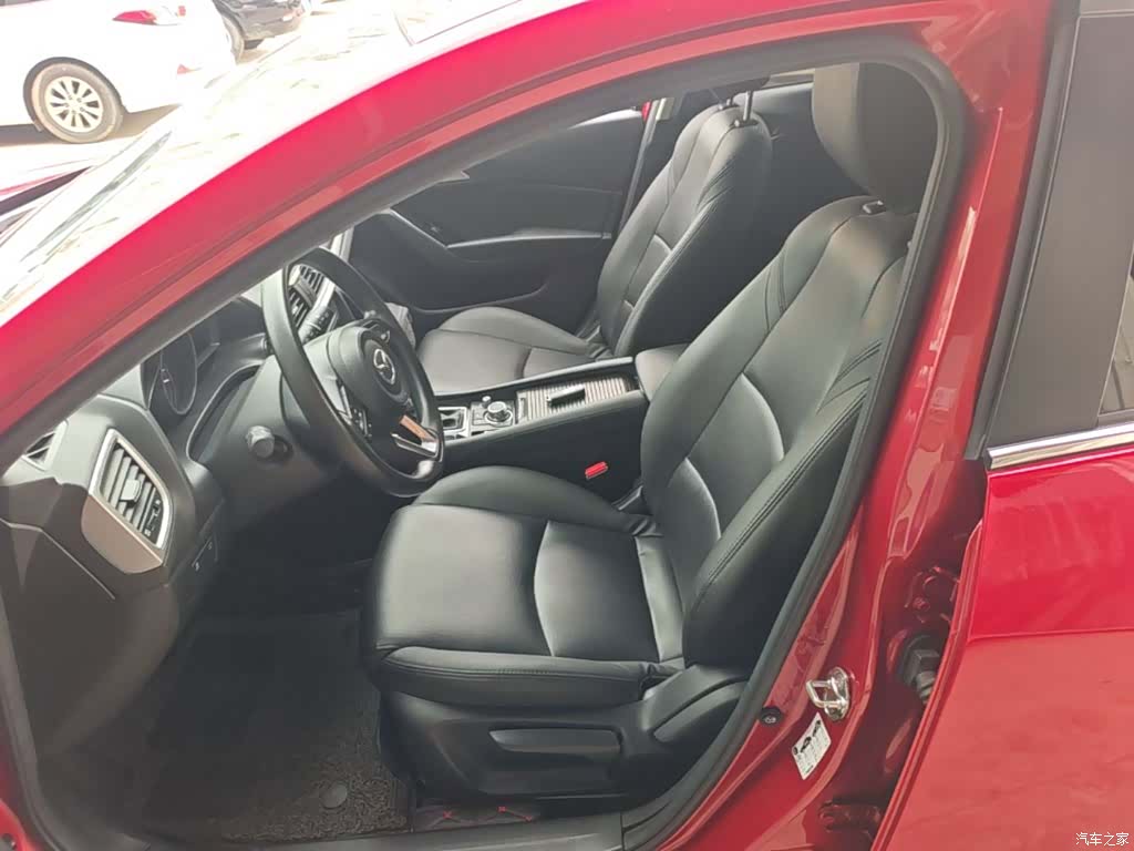 Mazda Mazda3, 2018 15