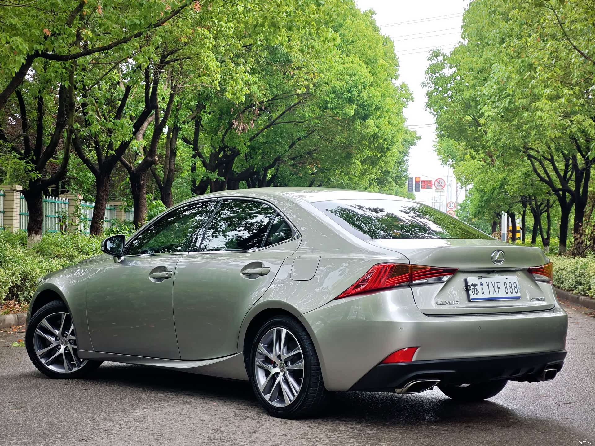 Lexus IS, 2019 6