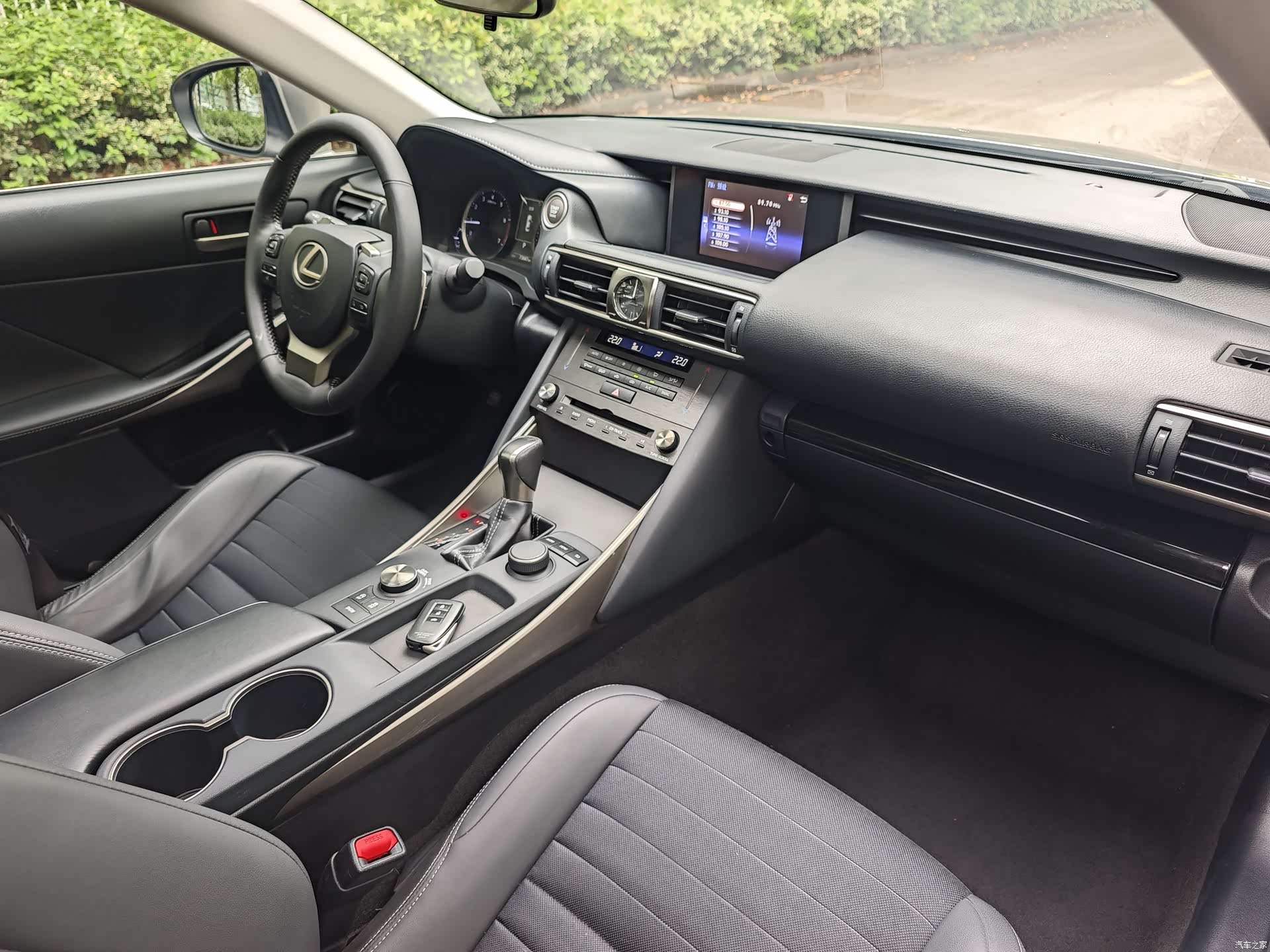 Lexus IS, 2019 12