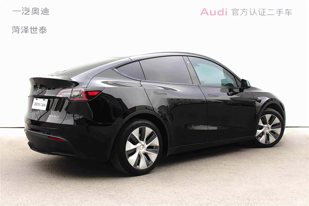 Tesla Model Y, 2023 все фото