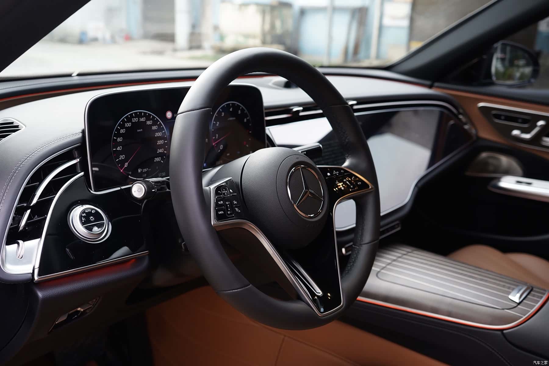Mercedes-Benz E-Class, 2024 21