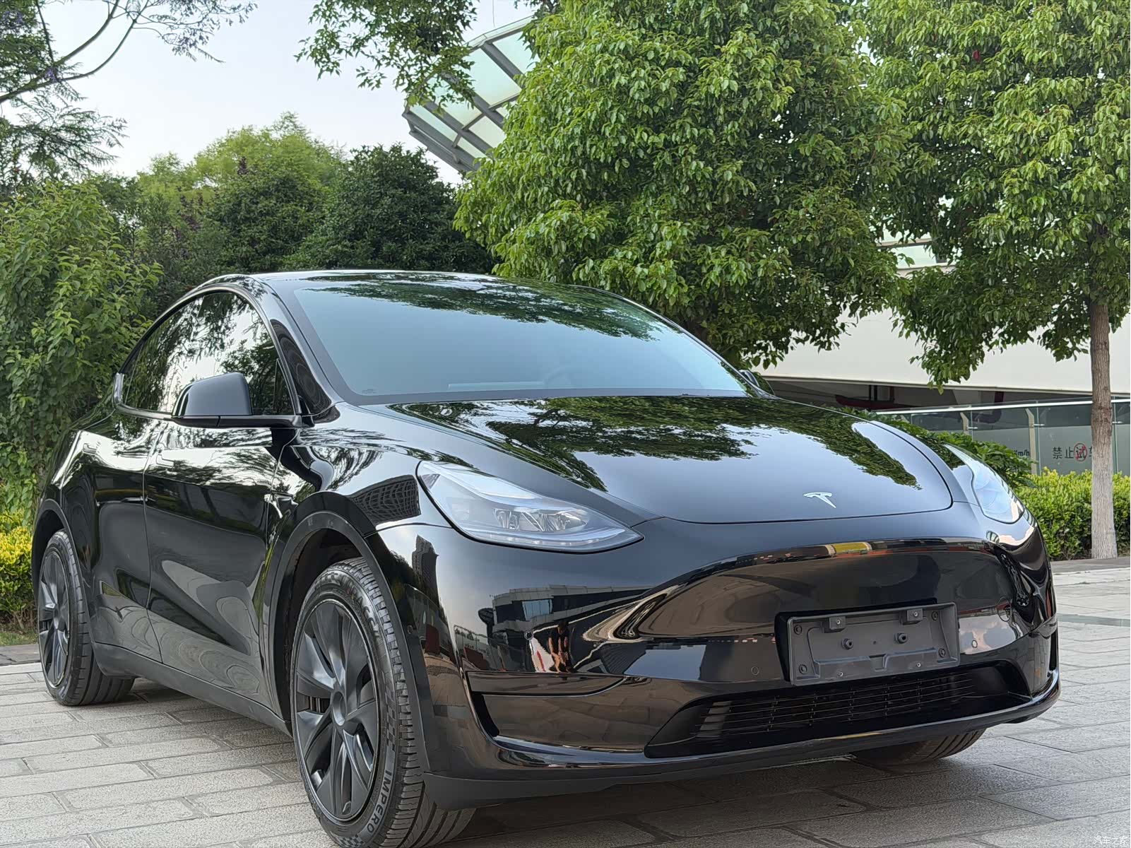 Tesla Model Y, 2023 3