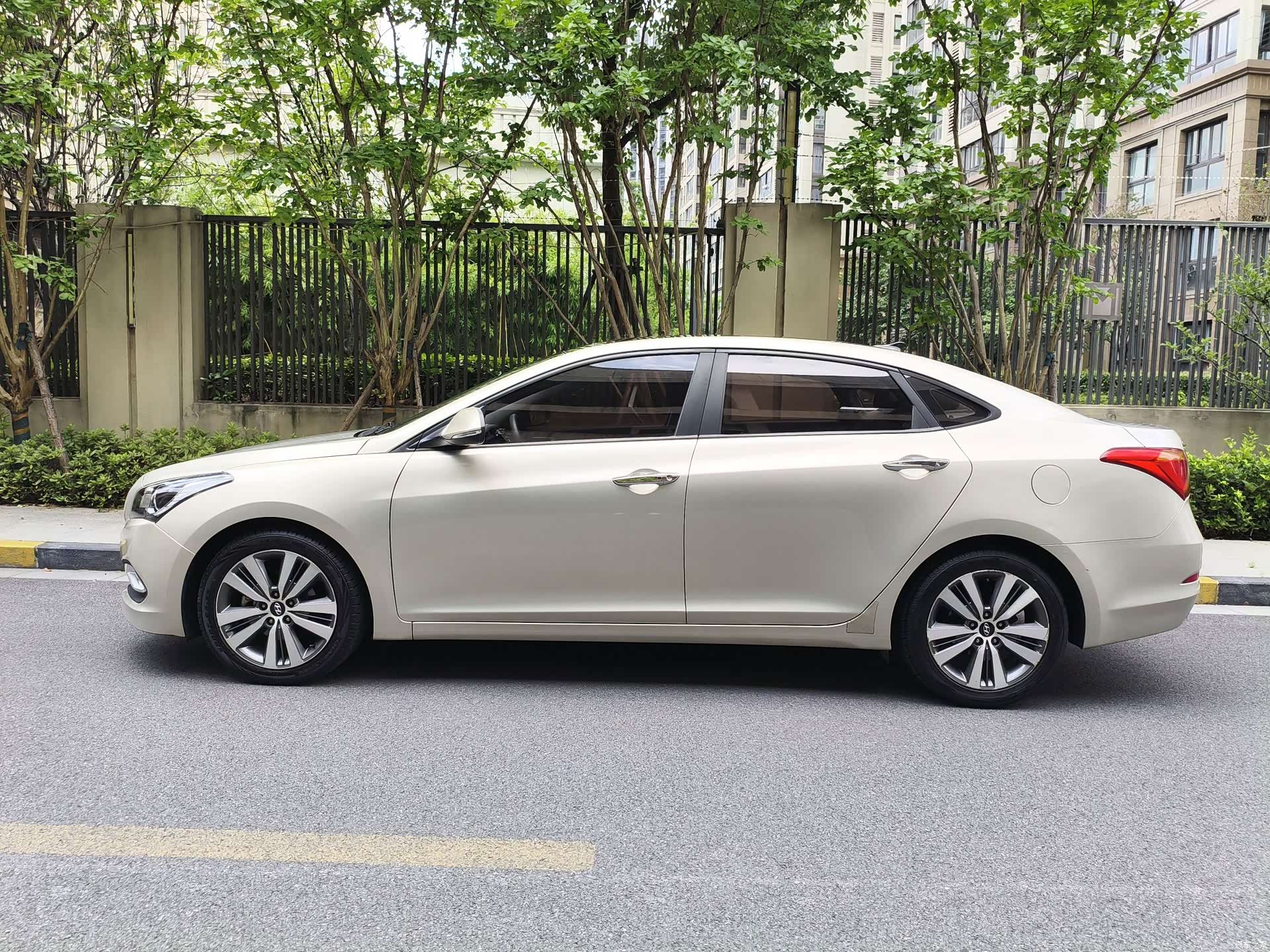 Hyundai GLS, 2016 12