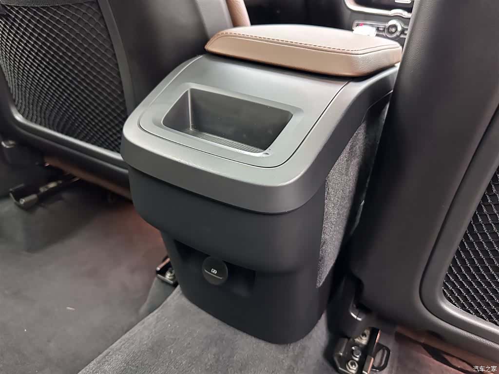Volvo XC60, 2025 23