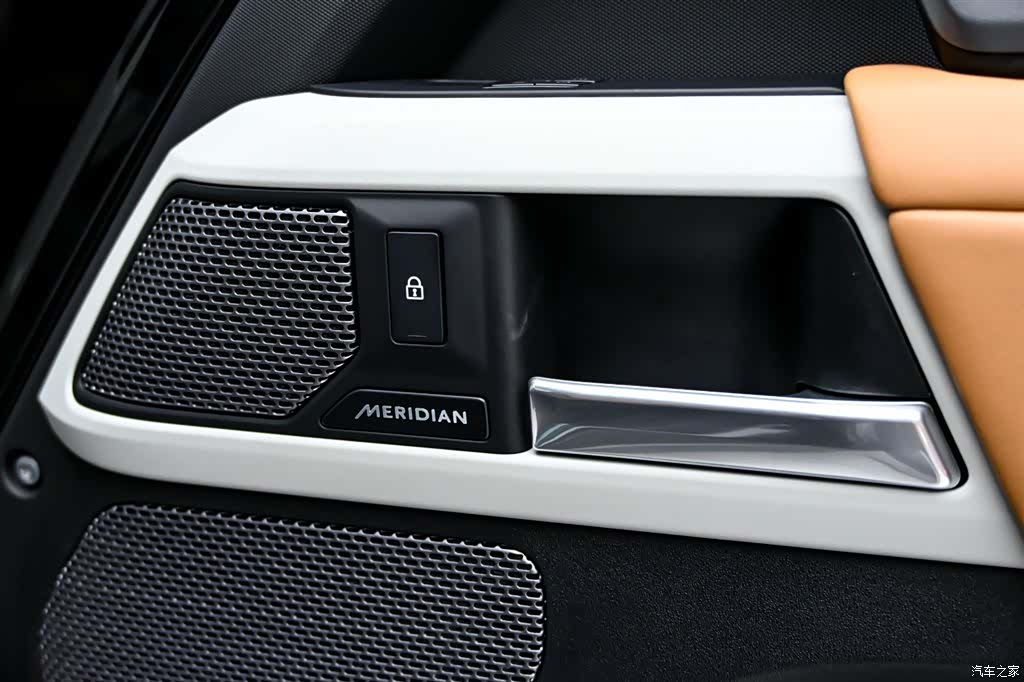 Land Rover Defender, 2024 29