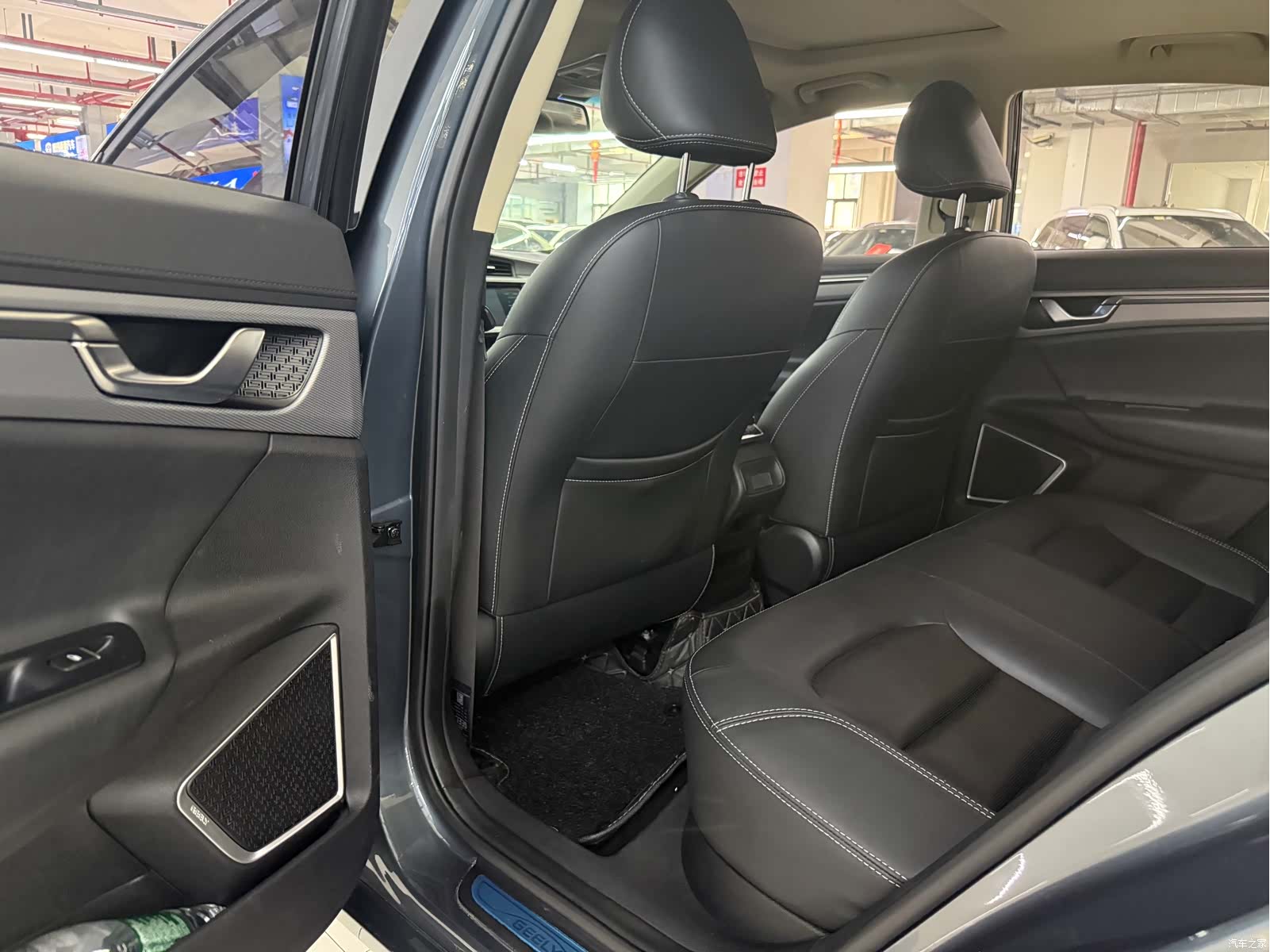 Geely Emgrand, 2017 9