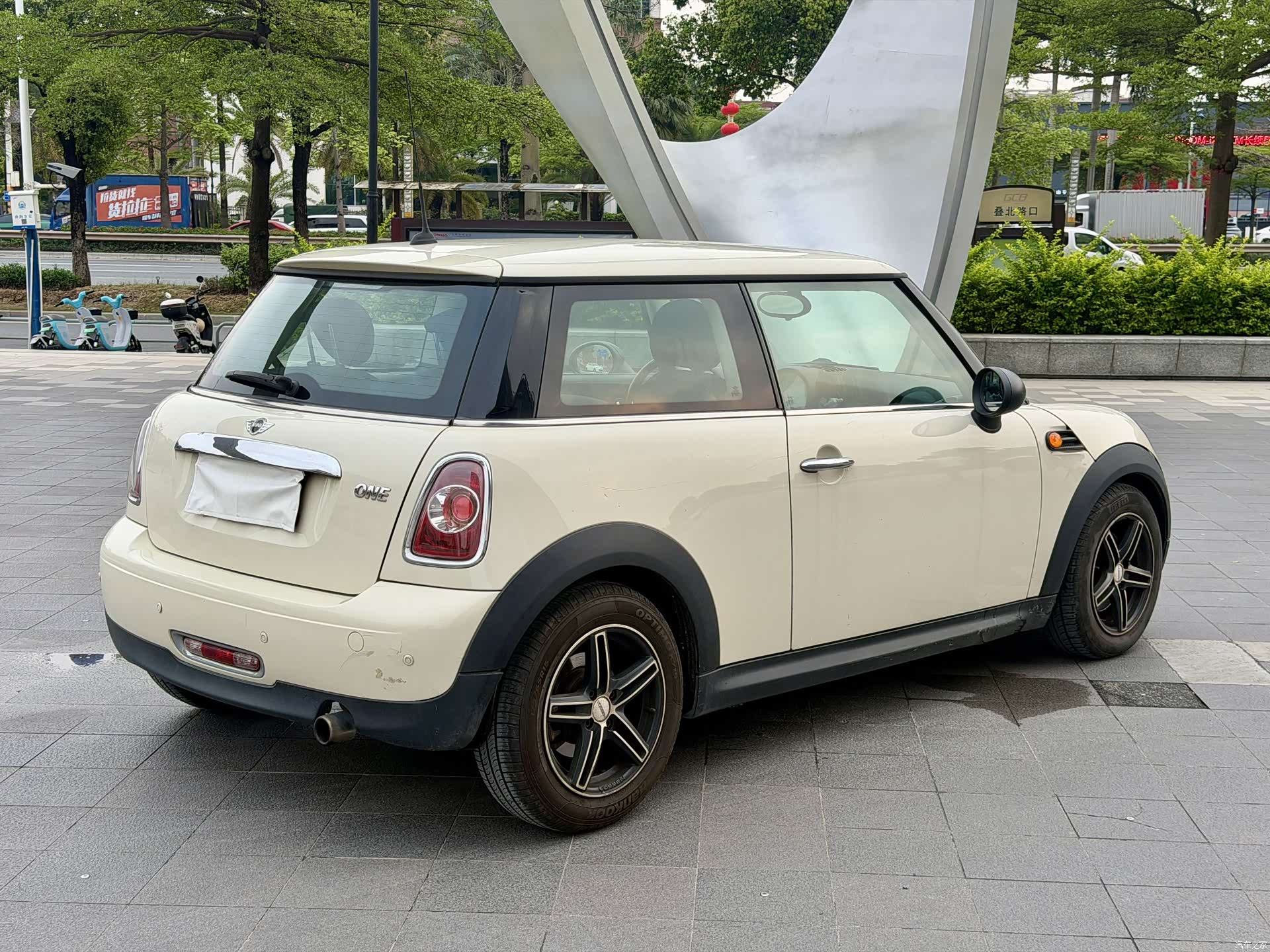 Mini ONE, 2011 3