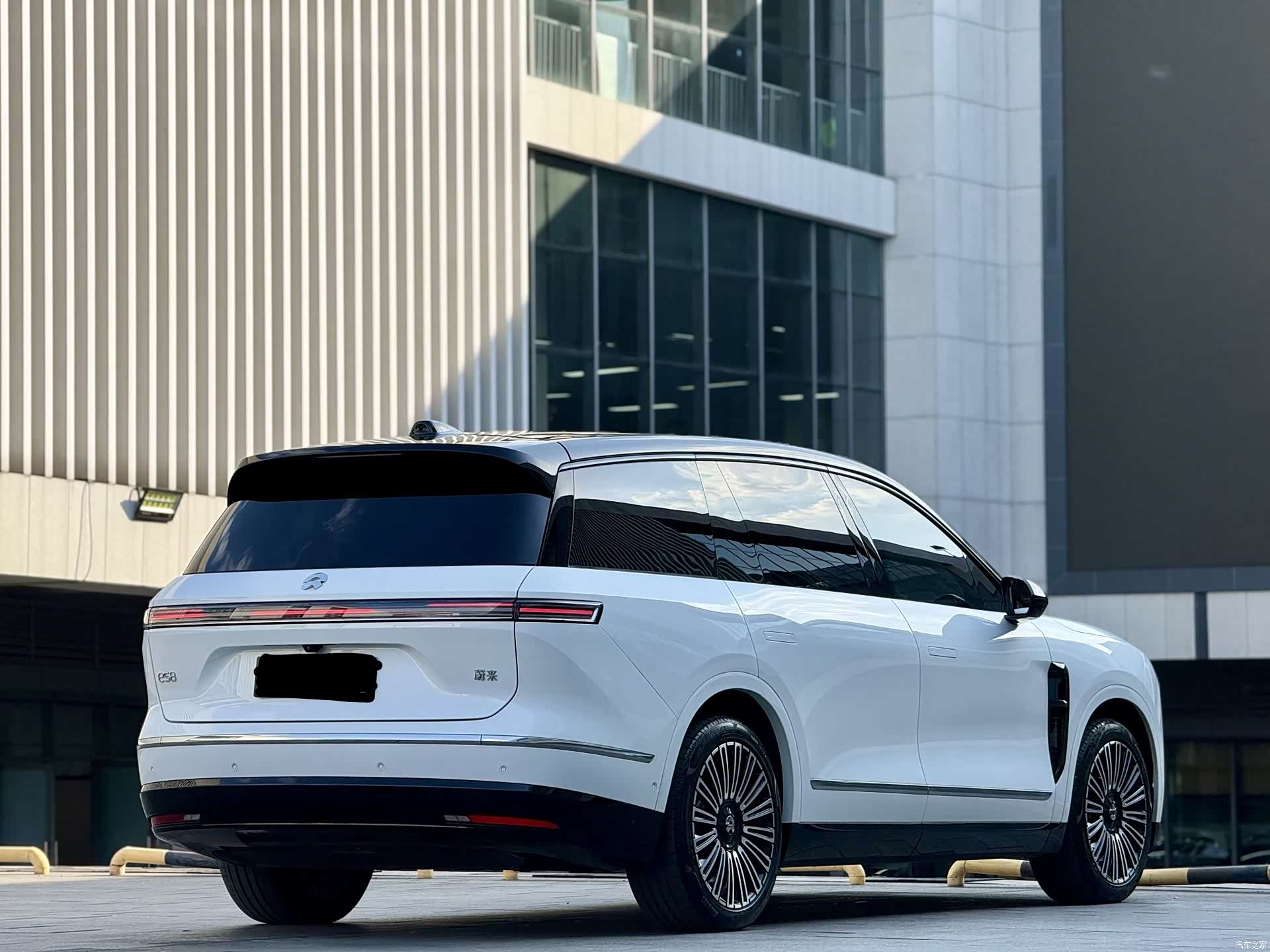 NIO ES8, 2025 10