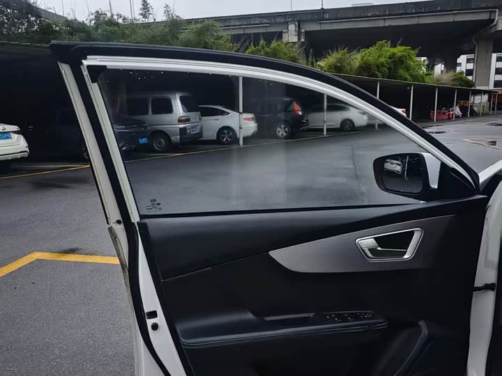 BYD Qin 2019 chu xing ban