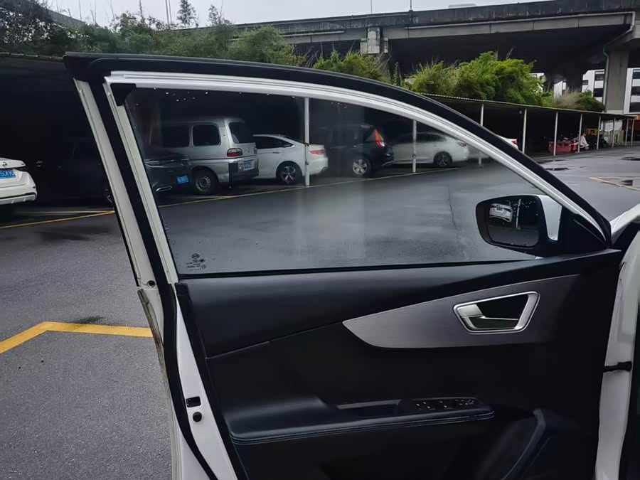 BYD Qin New Energy 2020, фото 11