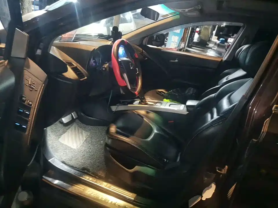 Luxgen Excellent 6 SUV